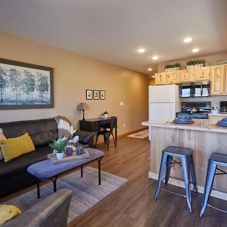 Paddle Ridge Villa West Glacier Bagian luar foto