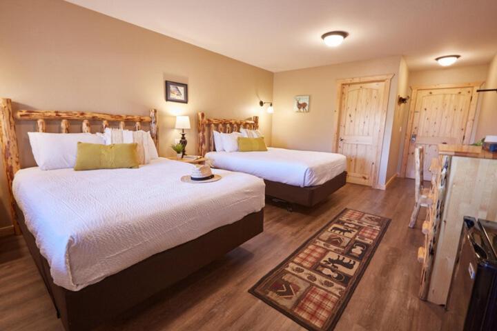 Paddle Ridge Villa West Glacier Bagian luar foto