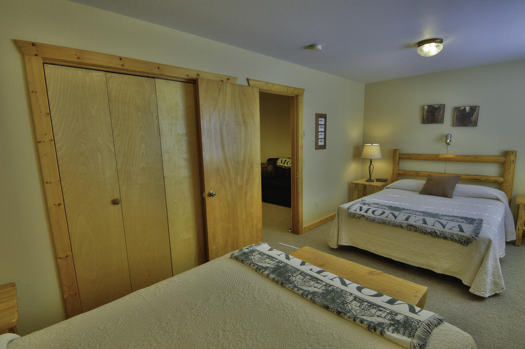 Paddle Ridge Villa West Glacier Bagian luar foto