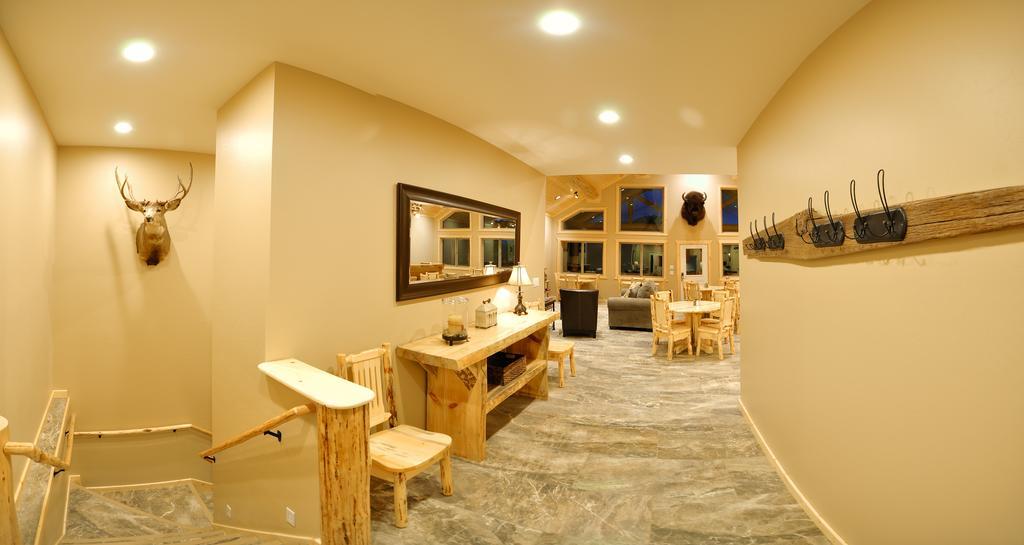 Paddle Ridge Villa West Glacier Bagian luar foto