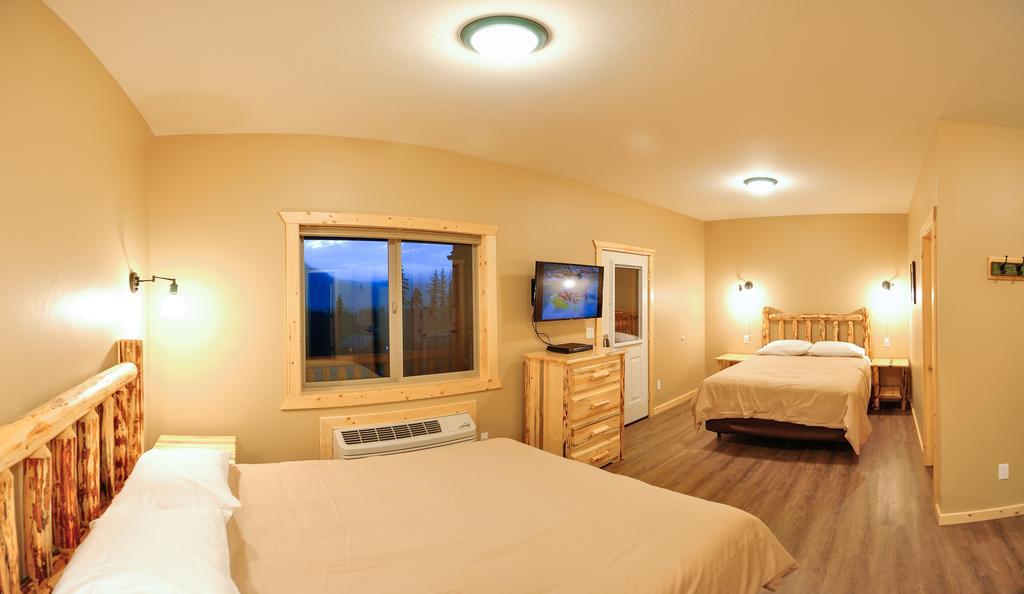 Paddle Ridge Villa West Glacier Bagian luar foto