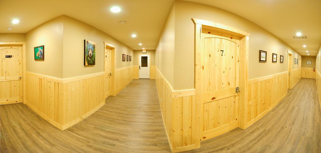 Paddle Ridge Villa West Glacier Bagian luar foto