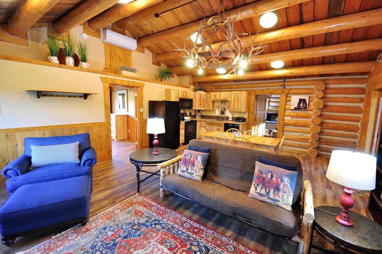 Paddle Ridge Villa West Glacier Bagian luar foto
