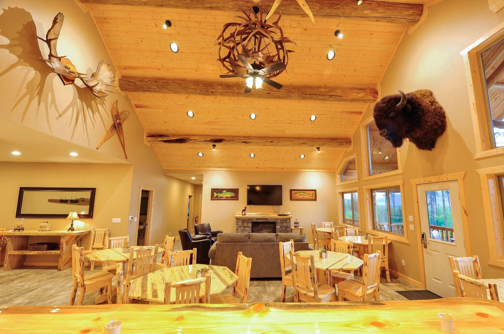 Paddle Ridge Villa West Glacier Bagian luar foto