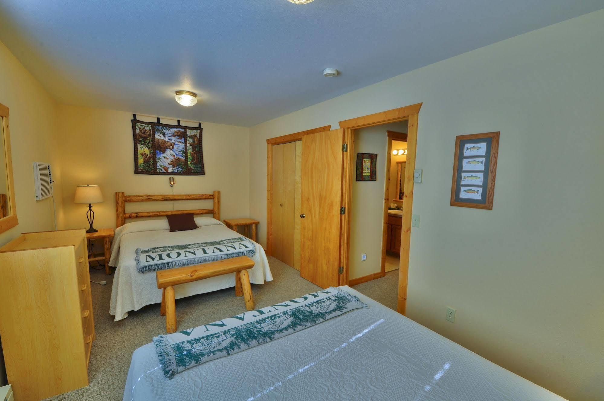 Paddle Ridge Villa West Glacier Bagian luar foto