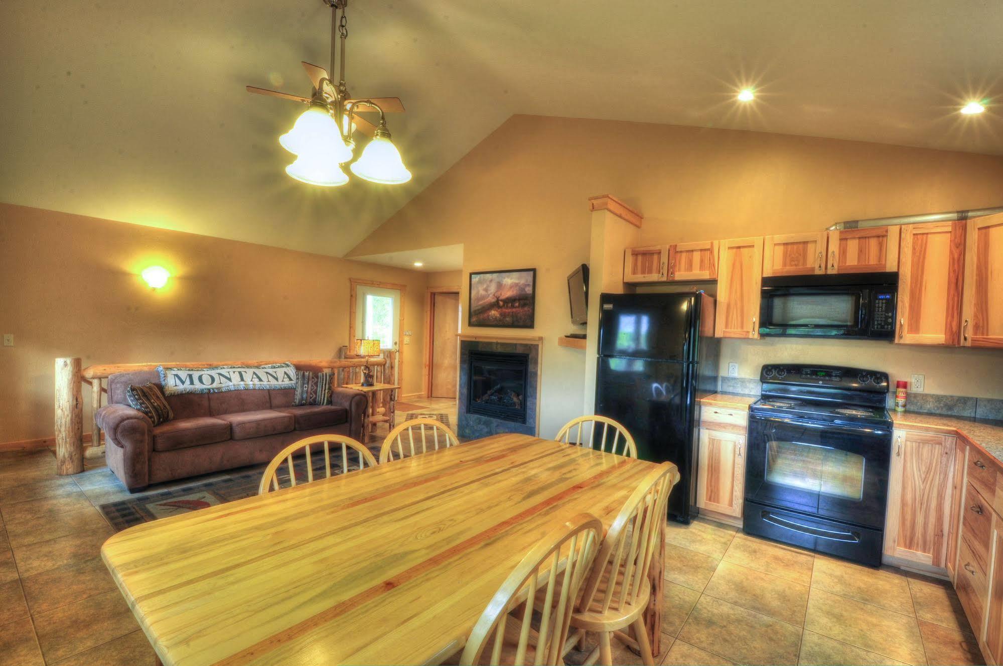 Paddle Ridge Villa West Glacier Bagian luar foto