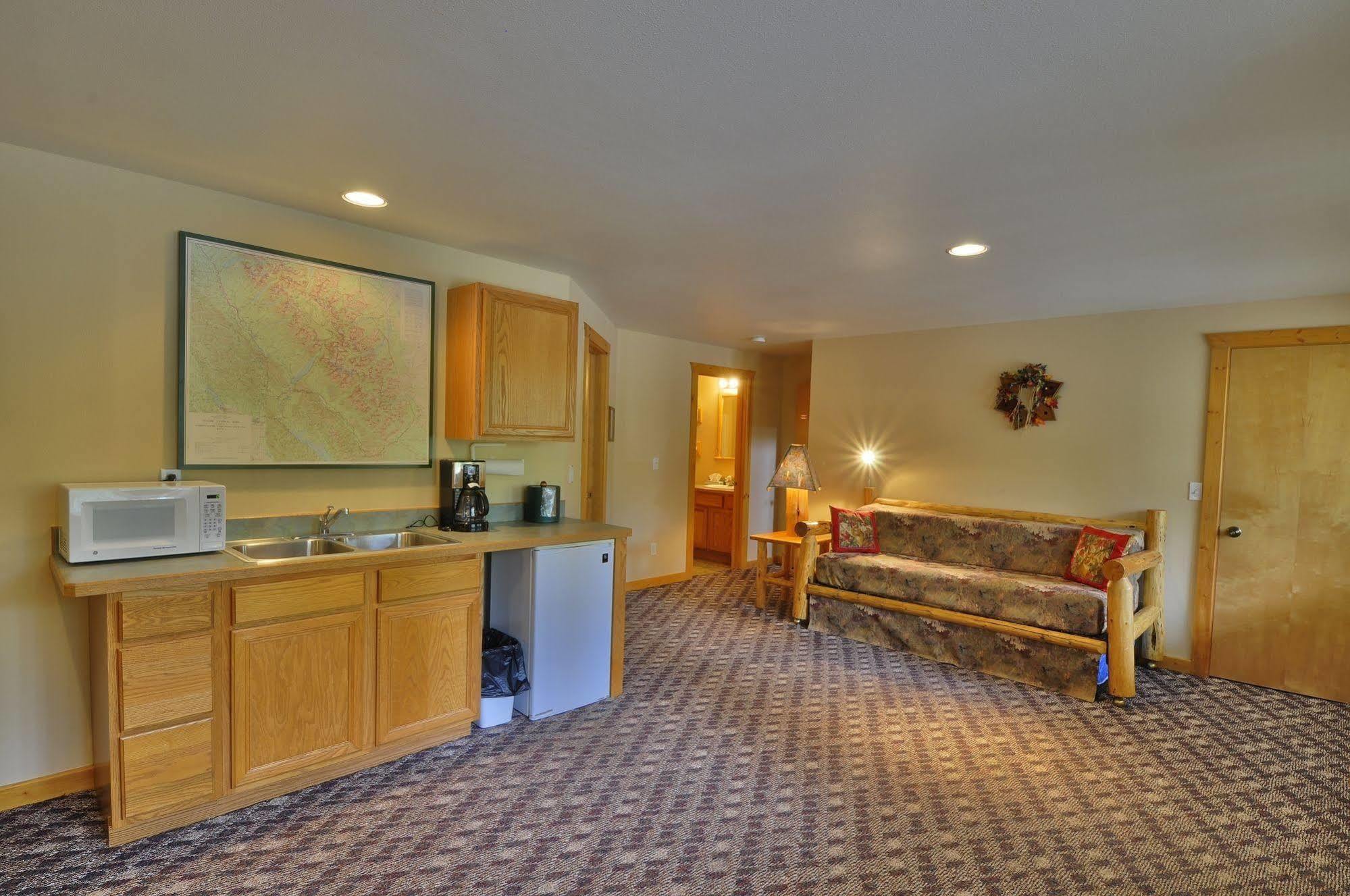 Paddle Ridge Villa West Glacier Bagian luar foto