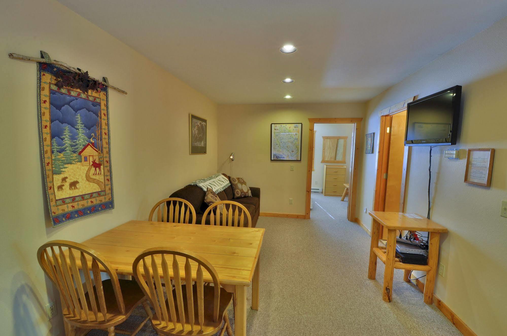 Paddle Ridge Villa West Glacier Bagian luar foto
