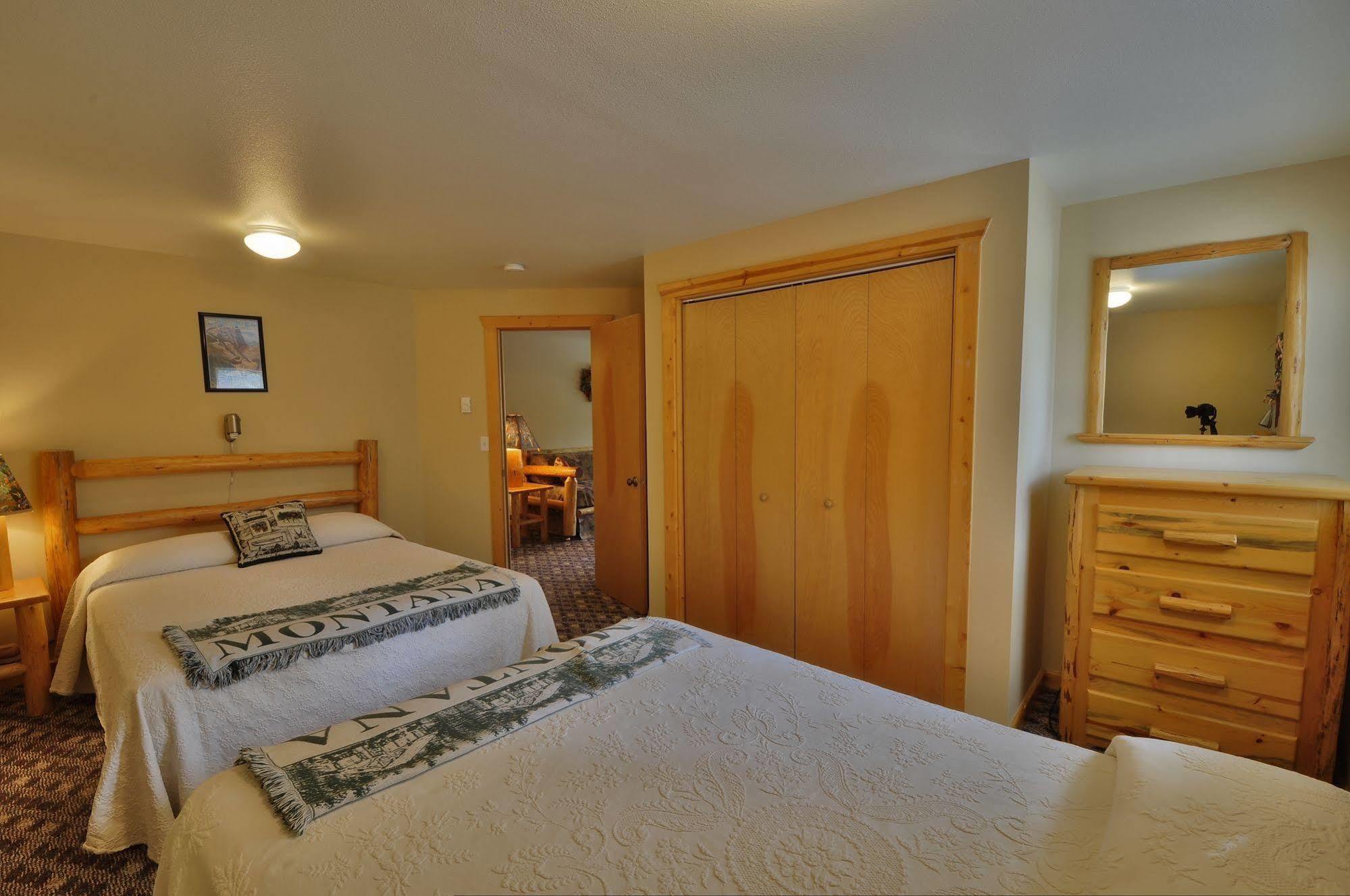Paddle Ridge Villa West Glacier Bagian luar foto