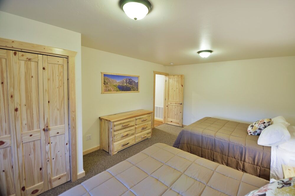 Paddle Ridge Villa West Glacier Bagian luar foto